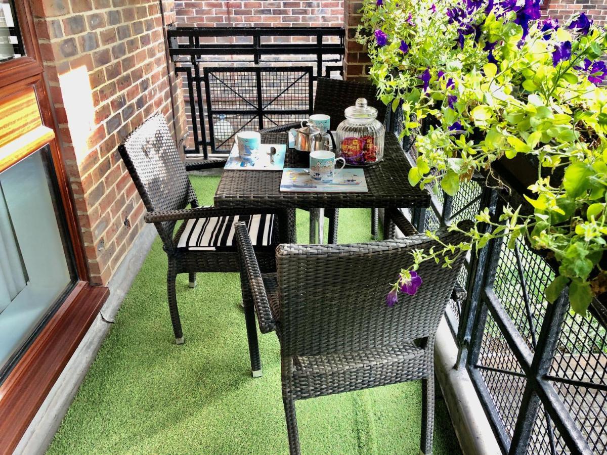 St Georges Balcony Suite With Parking Portsmouth Exteriör bild