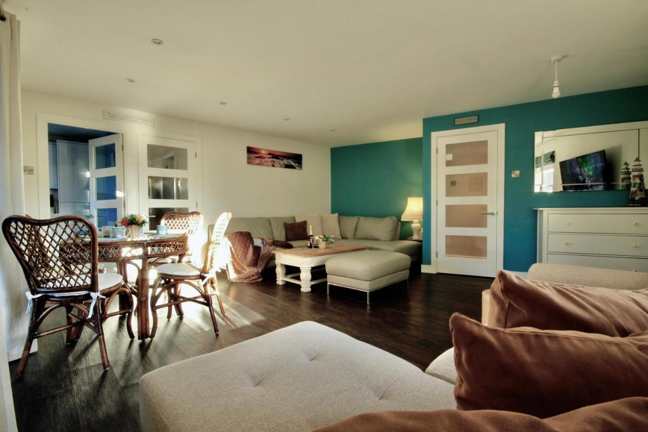 St Georges Balcony Suite With Parking Portsmouth Exteriör bild