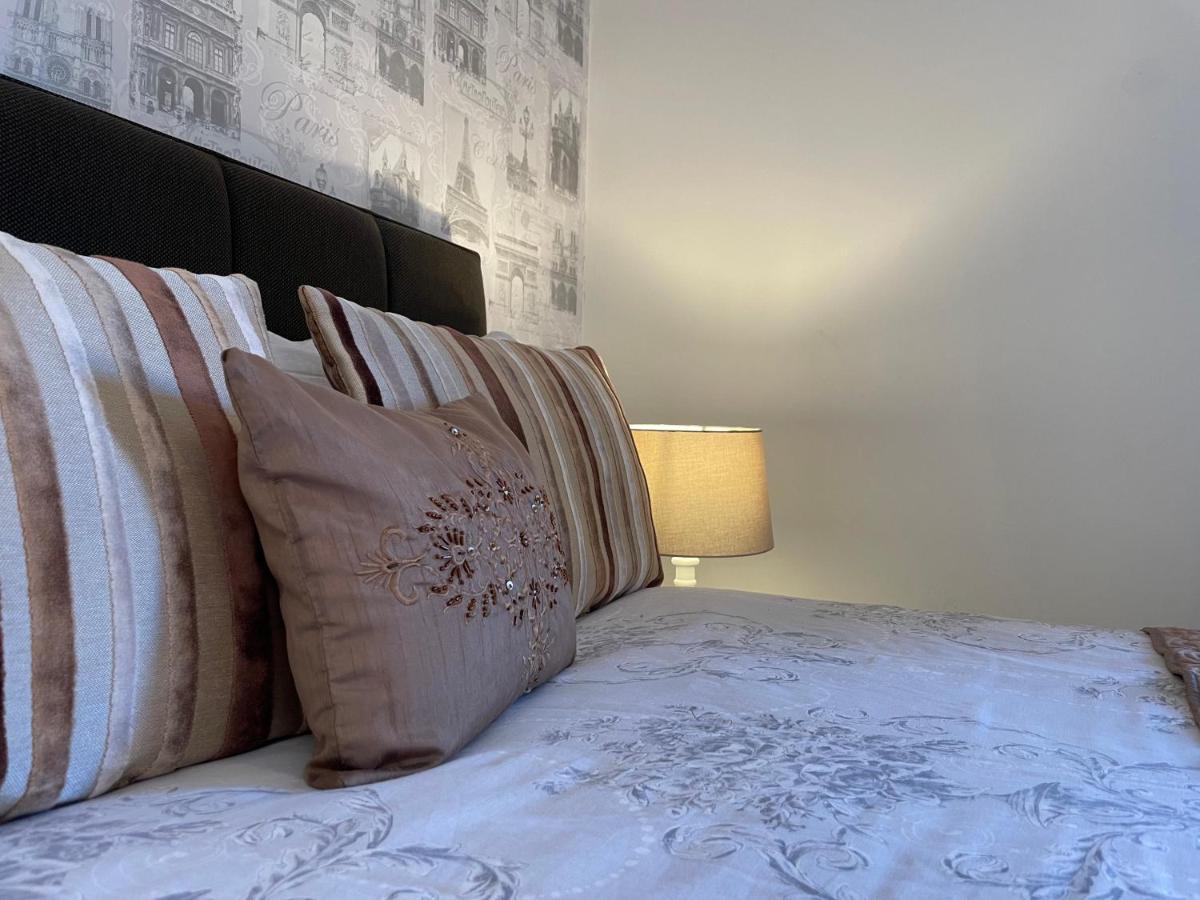 St Georges Balcony Suite With Parking Portsmouth Exteriör bild