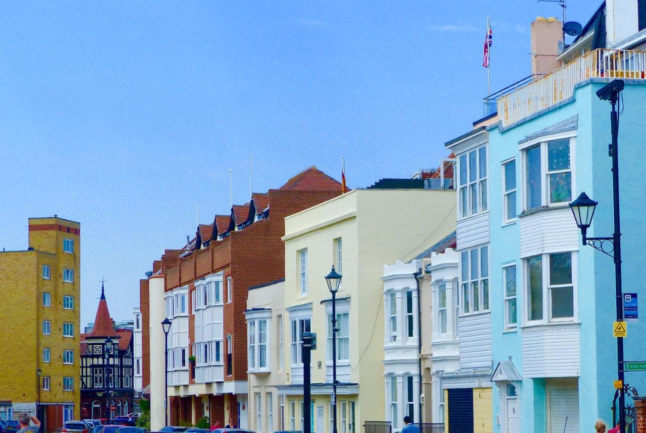 St Georges Balcony Suite With Parking Portsmouth Exteriör bild